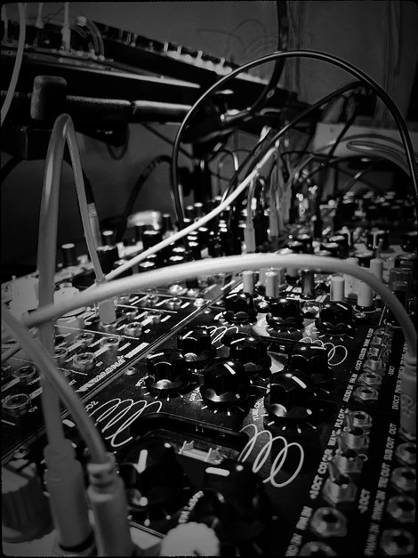 Modular synthesizer